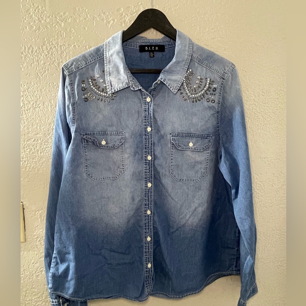 B.L.E.U. Blue Denim Button Down Long Sleeve Shirt‎ with Embellishments XLARGE
